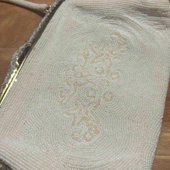 Vintage White Floral Beaded Purse - Picture 4 of 9